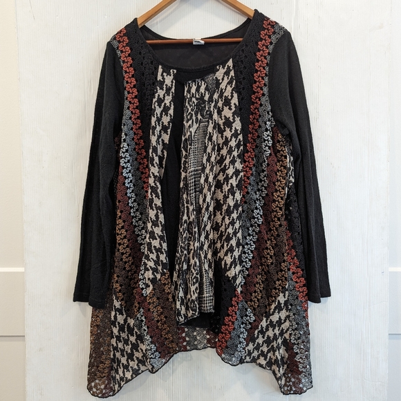 DIKALADY women's mixed media crochet knit sharkbite assymetrical tunic top - Picture 9 of 11